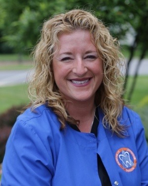 Headshot of Leslie dental assistant