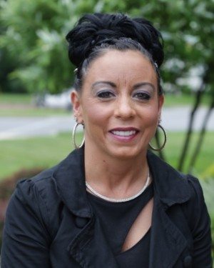Headshot of Mindy patient and insurance coordinator