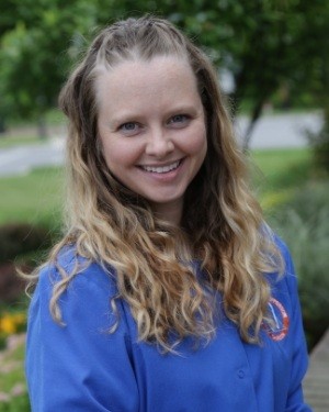 Headshot of Nicole dental assistant